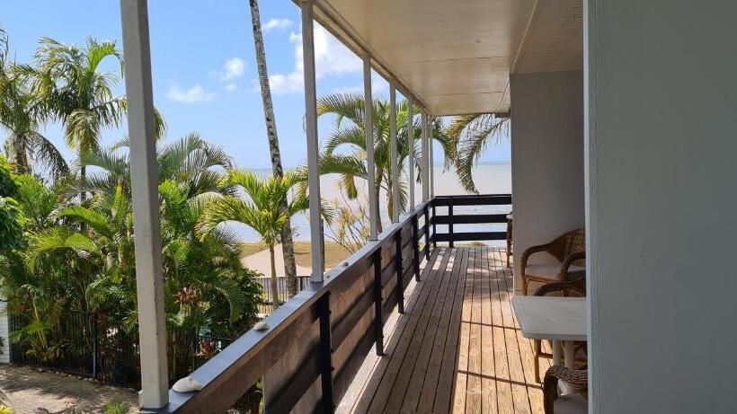 Студия Стандарт, Cardwell Beachfront Motel