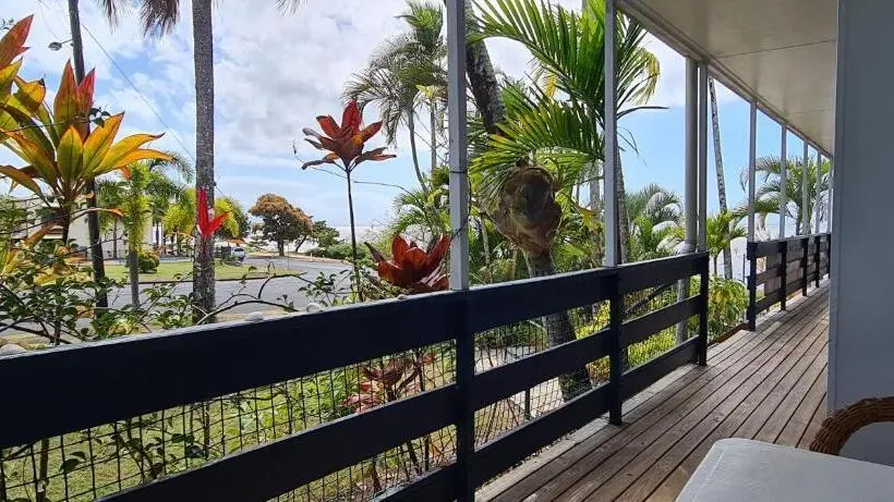 サイドシービューファミリールーム, Cardwell Beachfront Motel