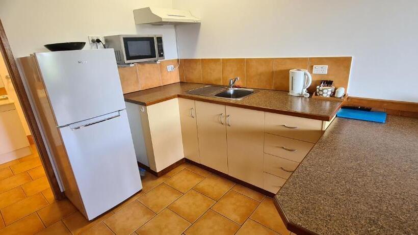 패밀리 룸 측면 바다 전망, Cardwell Beachfront Motel