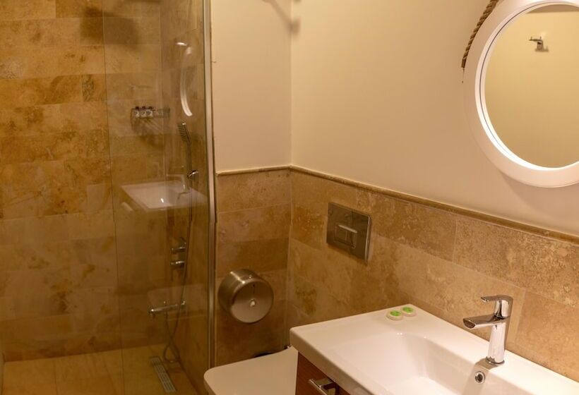 Family Suite, A. Emreli Suite