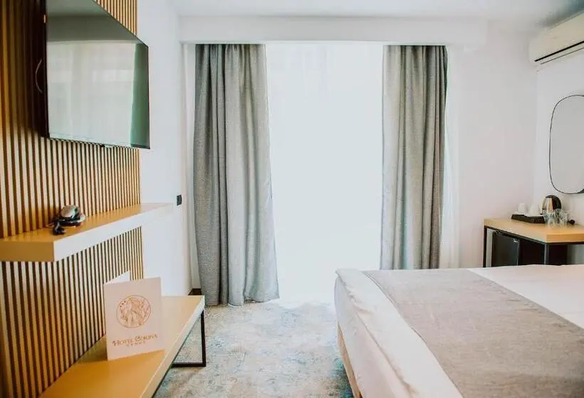 Chambre Deluxe, Corina