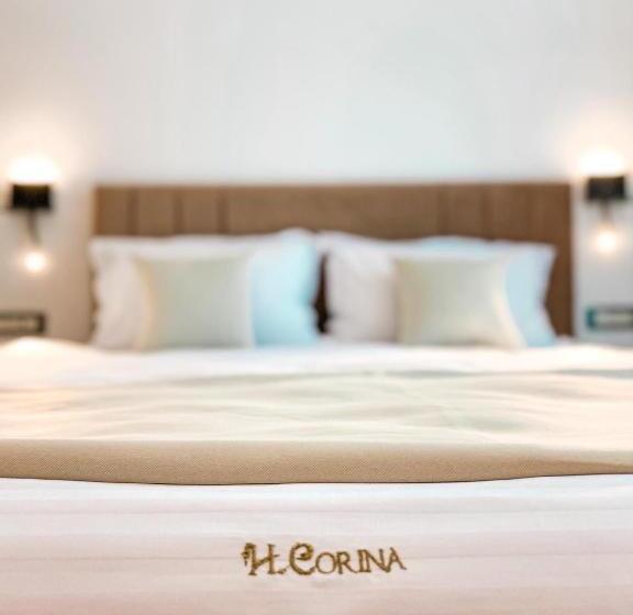 غرفة ديلوكس, Corina
