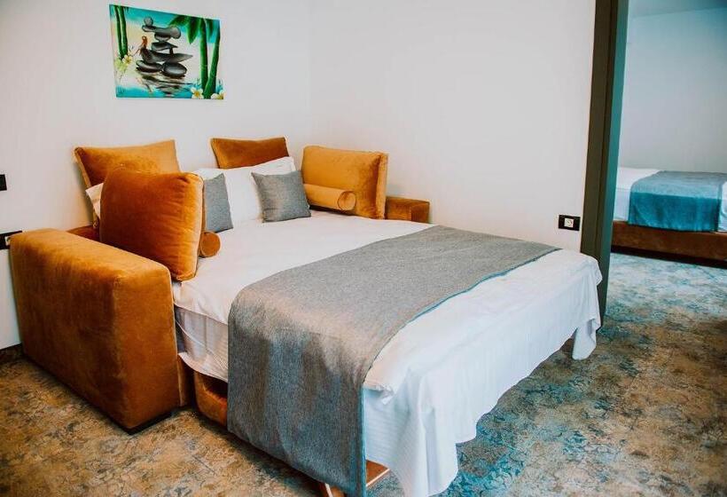 带1个卧室的豪华公寓, Corina