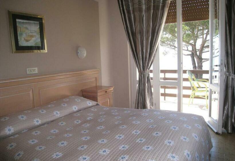 Трехместный Номер Стандарт с Видом, Esperia