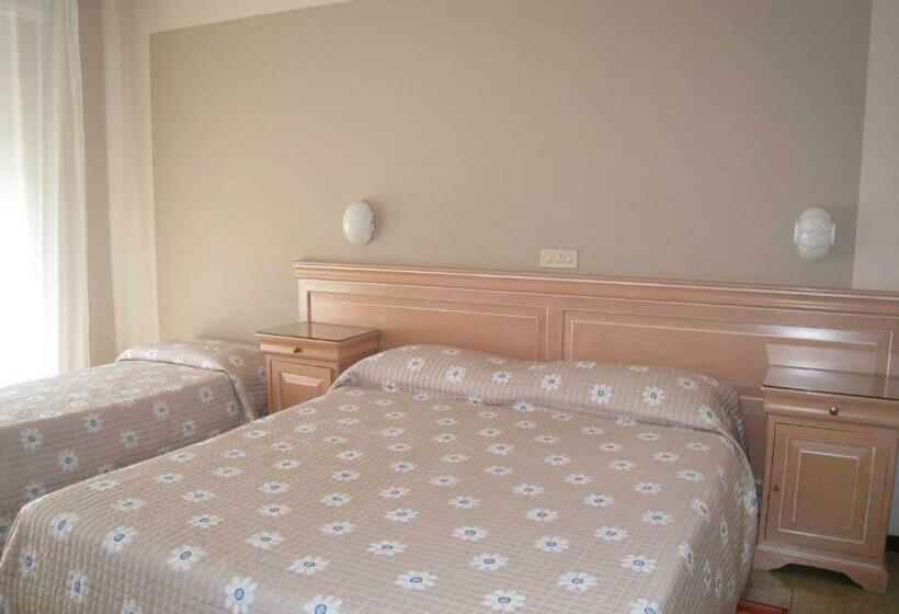 Трехместный Номер Стандарт с Видом, Esperia