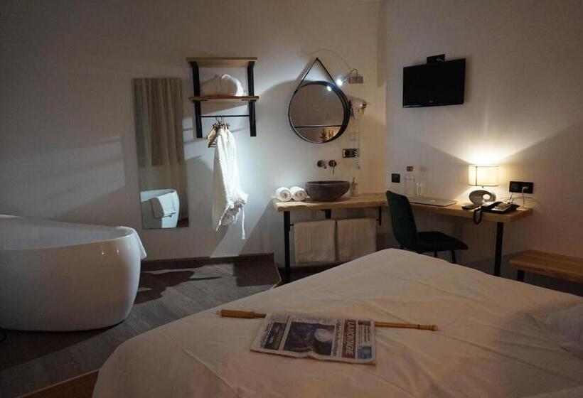 스탠다드 룸, Restaurant Les Glycines