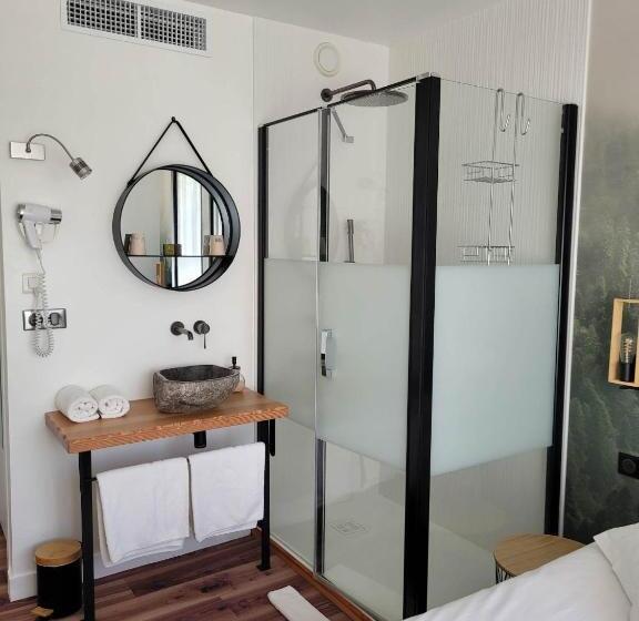 스탠다드 룸, Restaurant Les Glycines