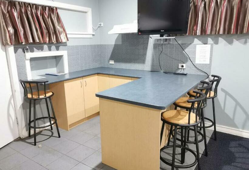 חדר משפחתי, Poplars Inn Mittagong