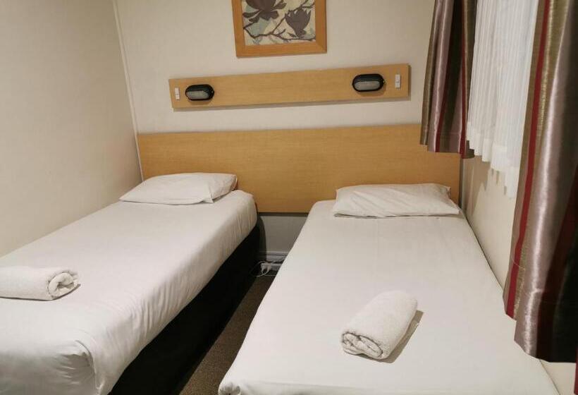 חדר משפחתי, Poplars Inn Mittagong