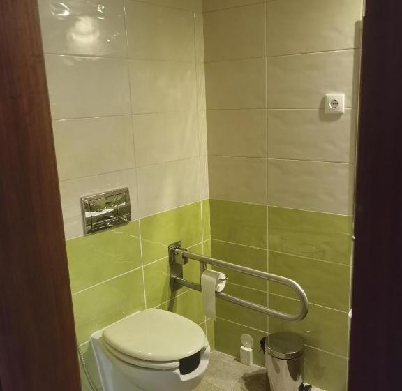 غرفة قياسية لذوى الاحتياجات الخاصة, Casa Dos Poços