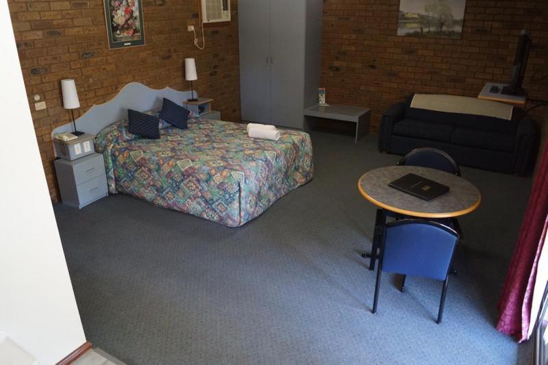 标准单人间, Tooleybuc Motel