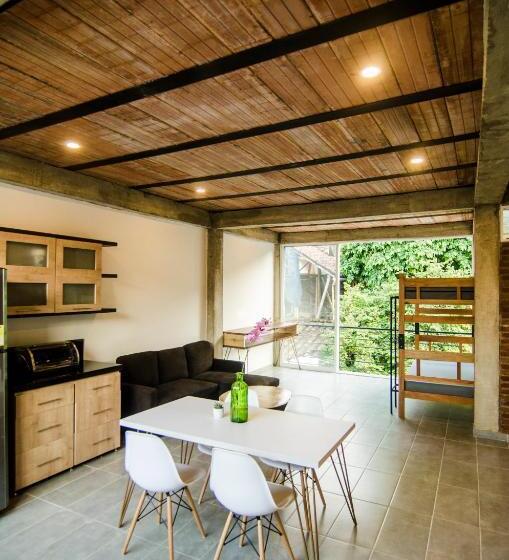 スイート, Moonshine Boutique Hostal