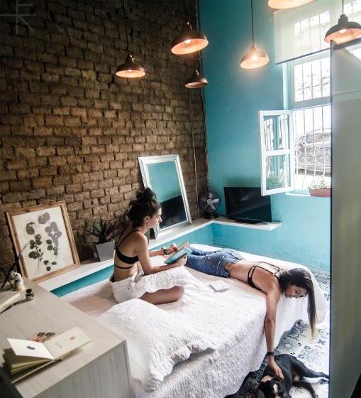 デラックススタジオ, Moonshine Boutique Hostal