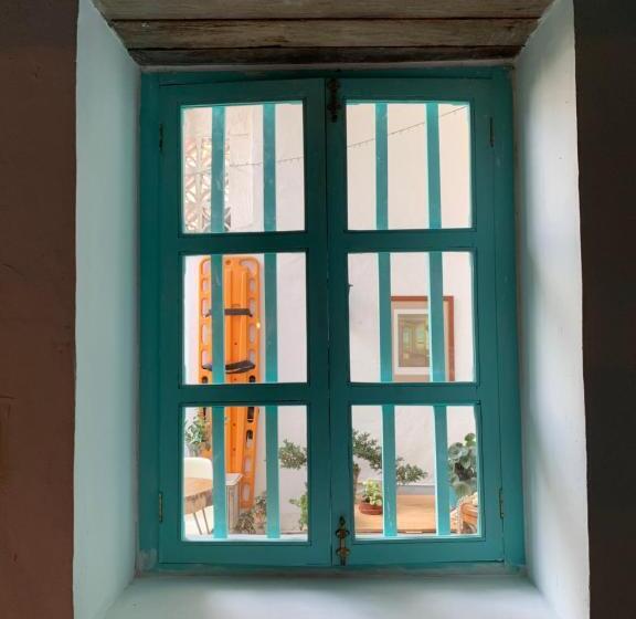 スーペリアスタジオ, Moonshine Boutique Hostal