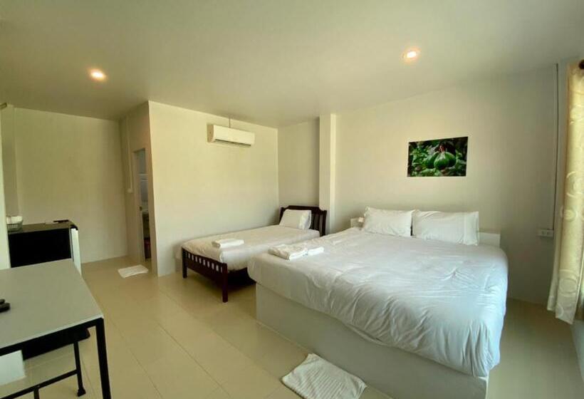 חדר סטנדרט לשלושה, Baan Ruay Suk Resort Lopburi