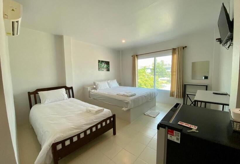 חדר סטנדרט לשלושה, Baan Ruay Suk Resort Lopburi