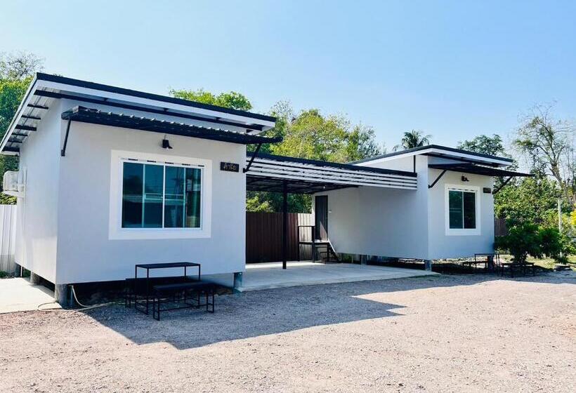 标准三人间, Baan Ruay Suk Resort Lopburi