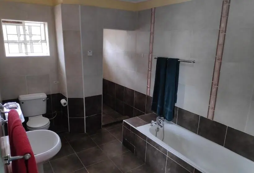 سوییت خانوادگی, Casa Tulia Nakuru