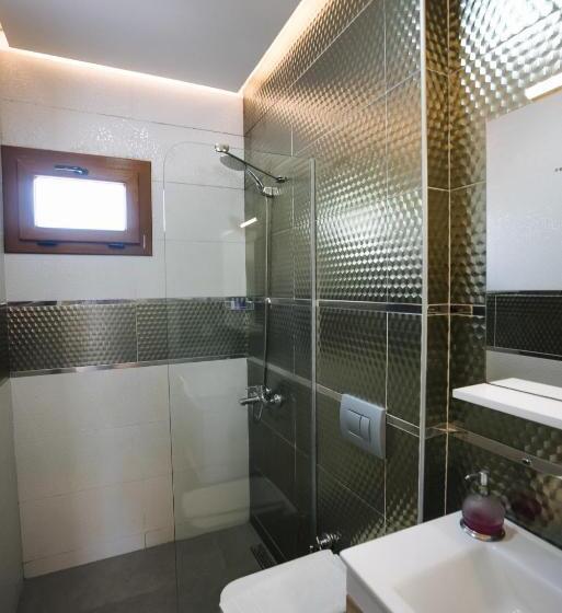 شقة غرفة واحدة, Maye Residence