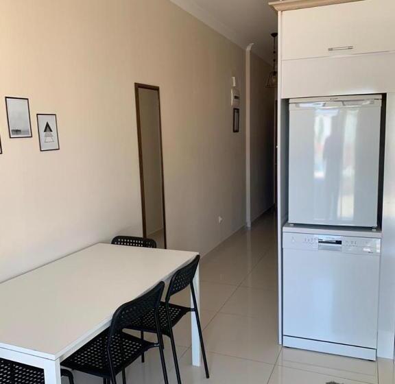 شقة غرفة واحدة, Maye Residence