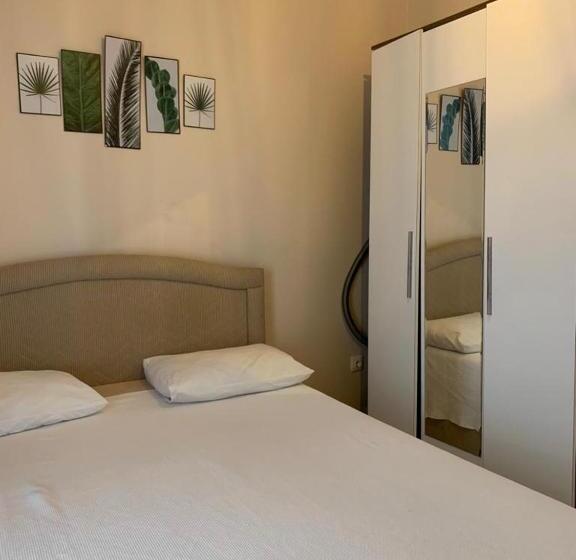 شقة غرفة واحدة, Maye Residence