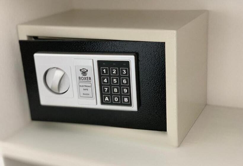 اتاق لوکس با چشمانداز دریا, Cinque Terre Coast To Coast