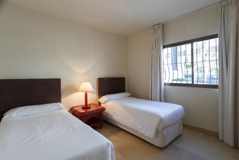 ２ベッドルームアパートメント, Coral Beach Apart