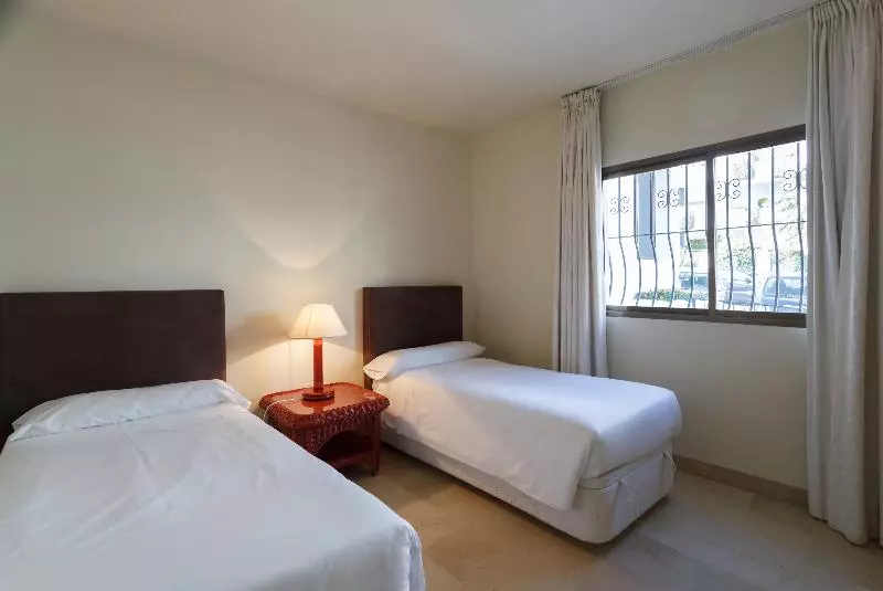 ２ベッドルームアパートメント, Coral Beach Apart
