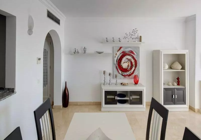 ２ベッドルームのスーペリアアパートメント, Coral Beach Apart