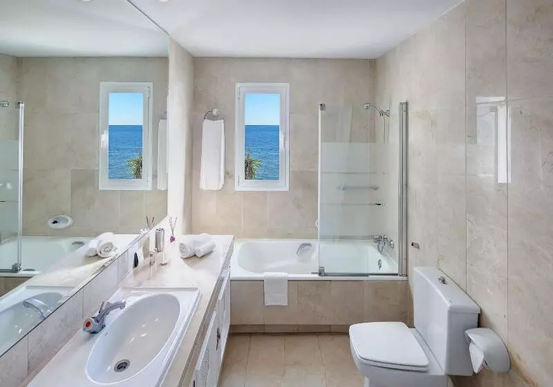 ２ベッドルームのスーペリアアパートメント, Coral Beach Apart