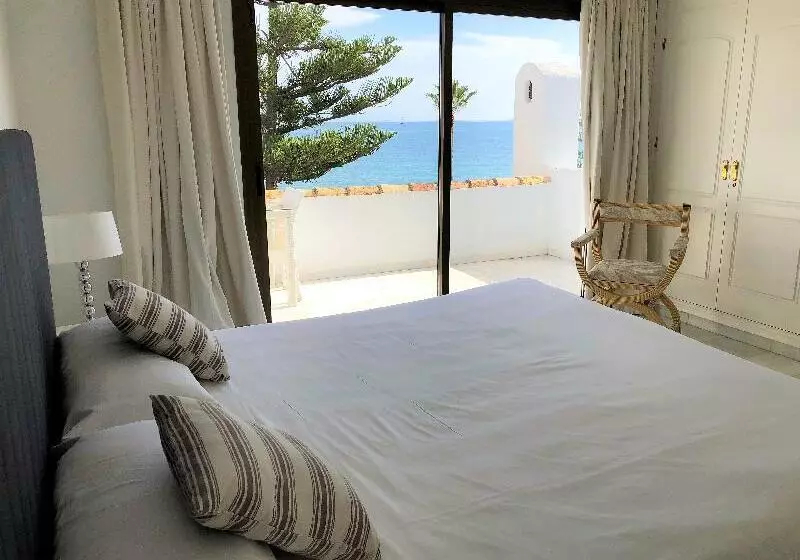 ４ベッドルームアパートメント, Coral Beach Apart