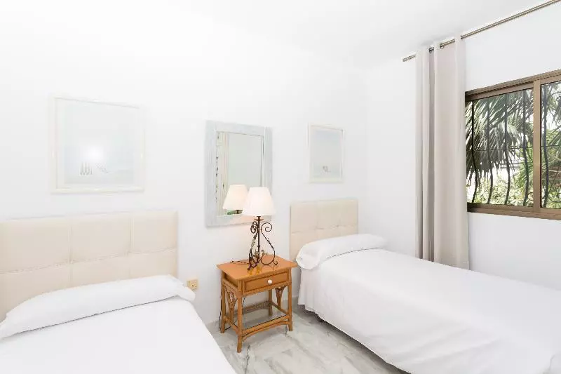 ４ベッドルームアパートメント, Coral Beach Apart