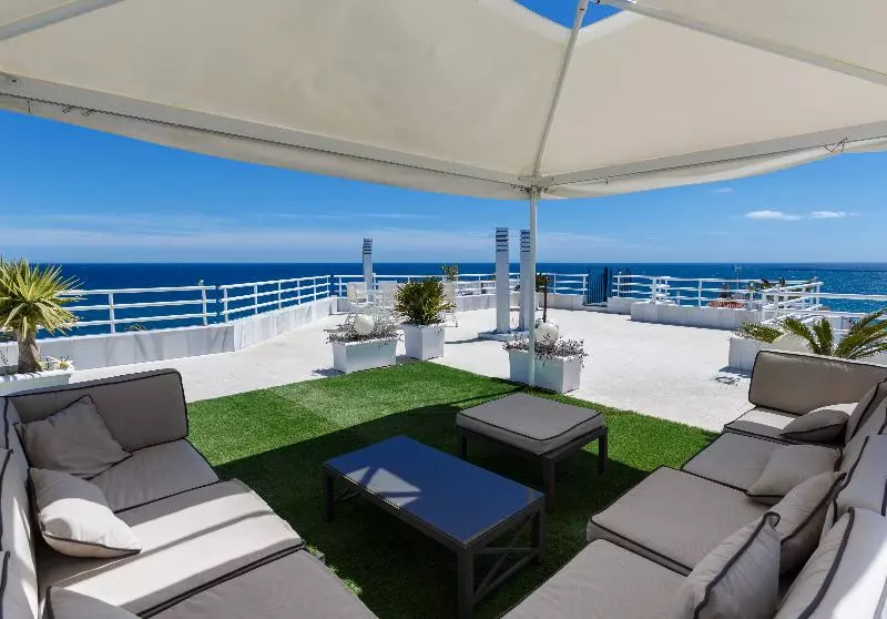 ３ベッドルームのスーペリアアパートメント, Coral Beach Apart