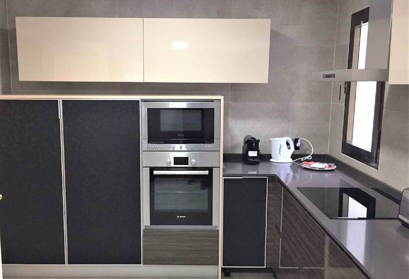 2ベッドルームアパートメント, Coral Beach Apart