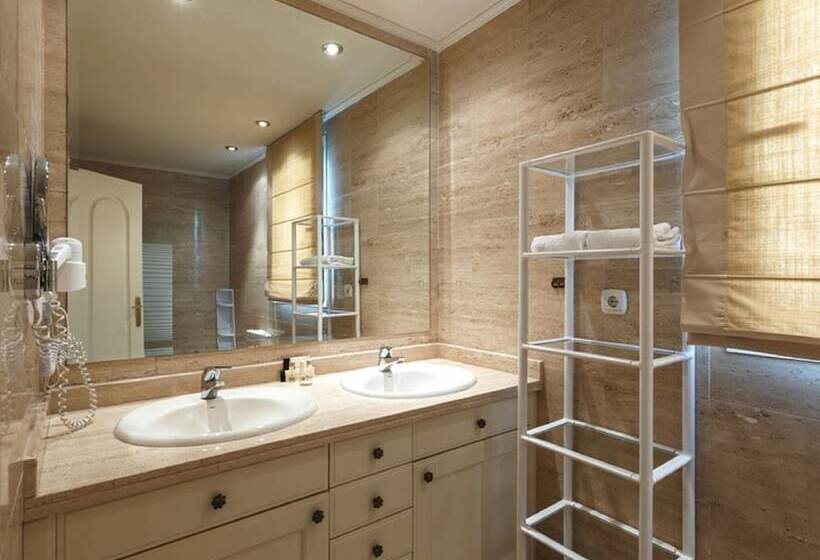 3ベッドルームアパートメント, Coral Beach Apart