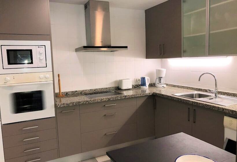 4ベッドルームアパートメント, Coral Beach Apart