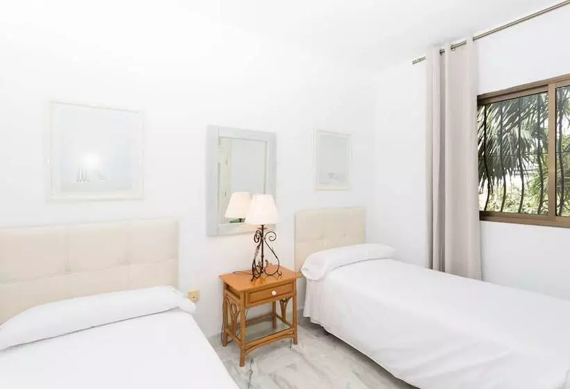 ４ベッドルームアパートメント, Coral Beach Apart