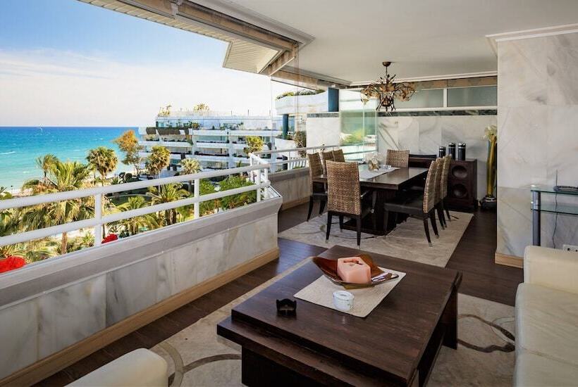 ３ベッドルームのスーペリアアパートメント, Coral Beach Apart