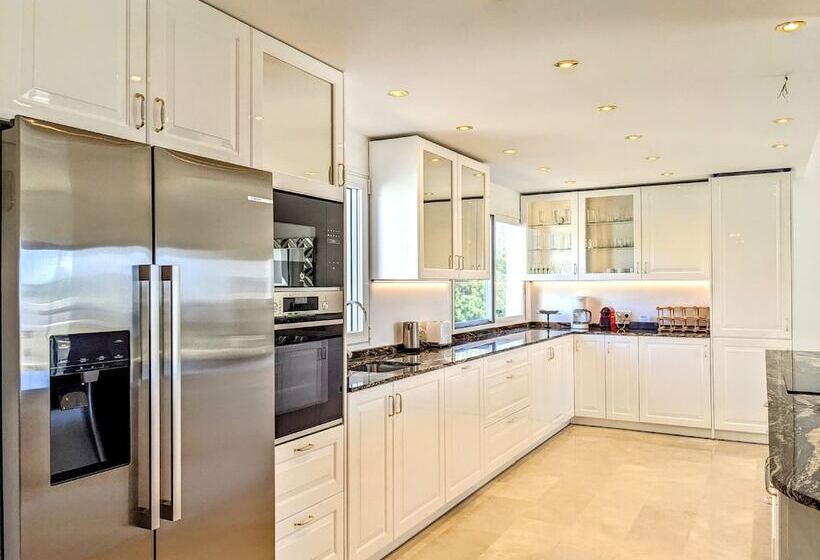 3ベッドルームのスーペリアアパートメント, Coral Beach Apart