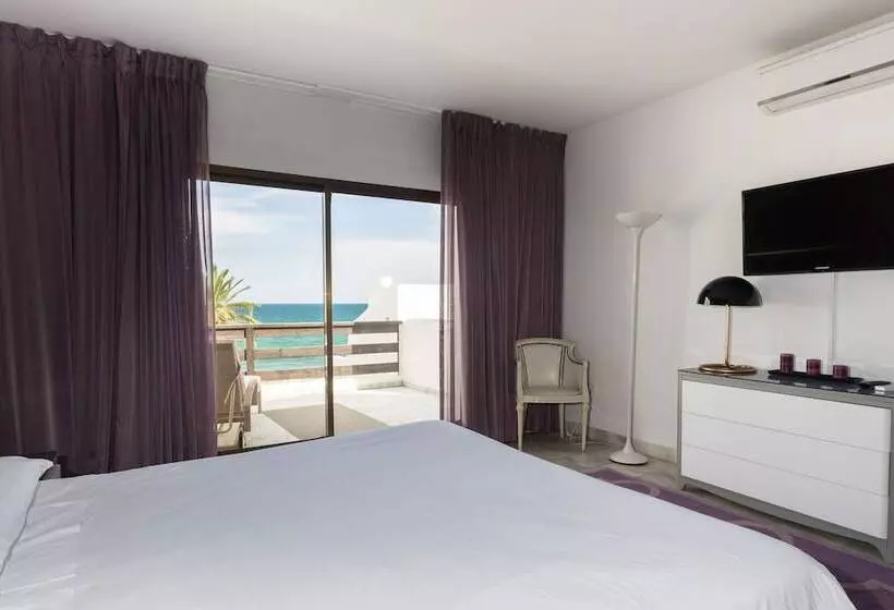 スーペリアアパートメントの４ベッドルーム, Coral Beach Apart