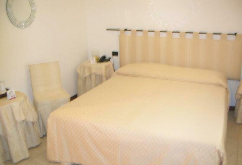 Habitació Estàndard, Agli Artisti