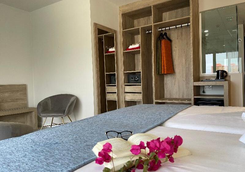 Habitació Estàndard, Agli Artisti