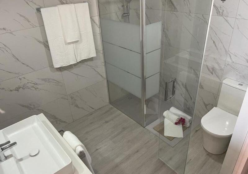 Habitació Estàndard, Agli Artisti