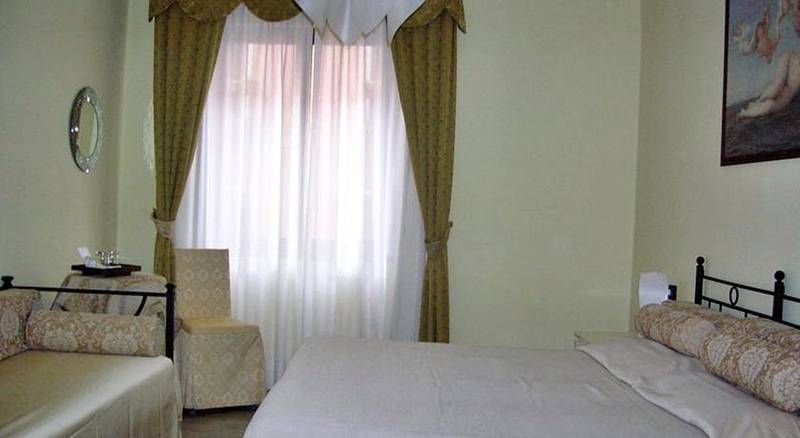 Habitació Triple Estàndard, Agli Artisti