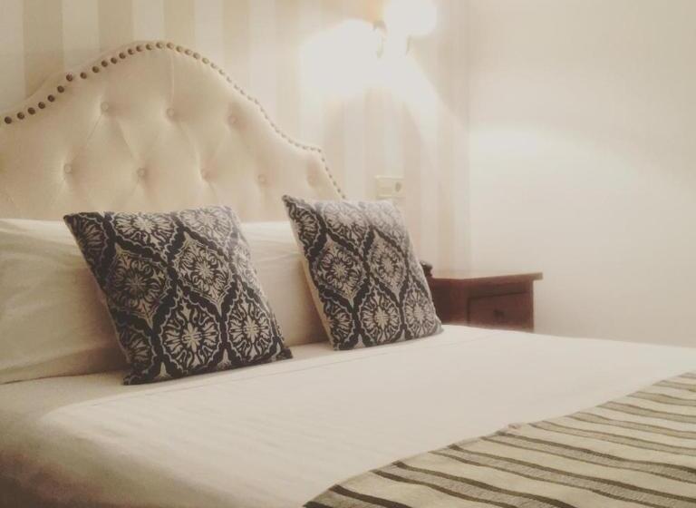 经济房, Alda Hospedería De Los Reyes