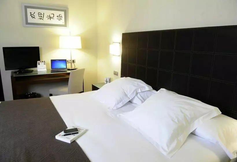 اتاق استاندارد, Attica21 Coruna