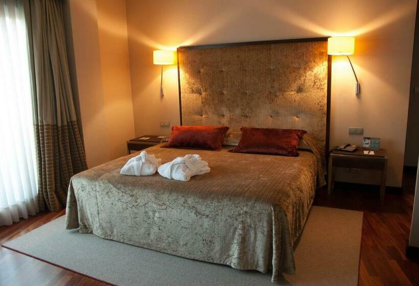 سوئیت پریمیوم, Attica21 Coruna