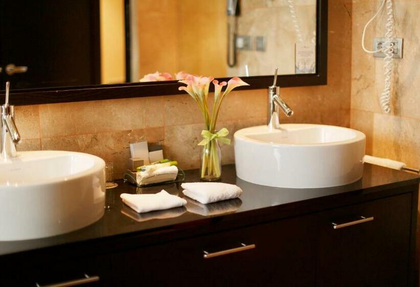 سوئیت پریمیوم, Attica21 Coruna