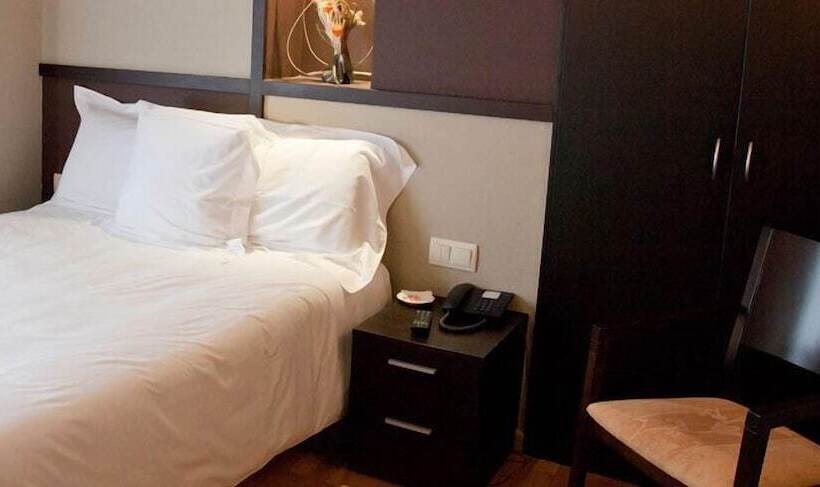 스탠다드 룸, Bernat De So