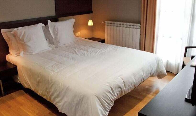 스탠다드 룸, Bernat De So